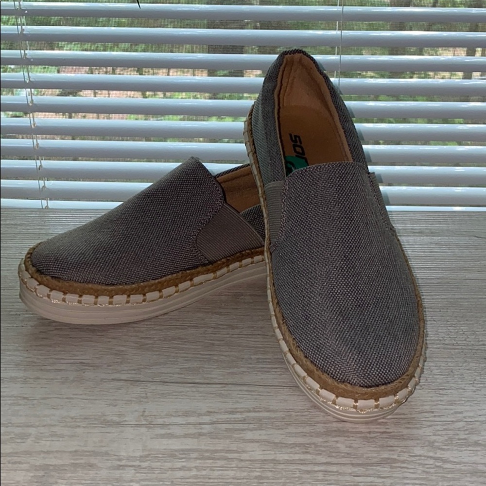 Cute Espradilles Slip-on sneakers.